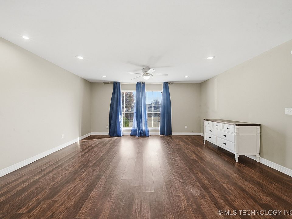 8818 S 72nd East Ave, Tulsa, OK 74133 | Zillow
