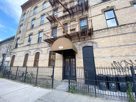 Rented by Compass | media 10