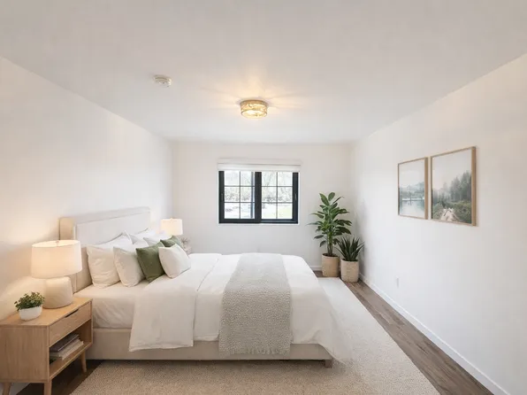 Maison Hills Community