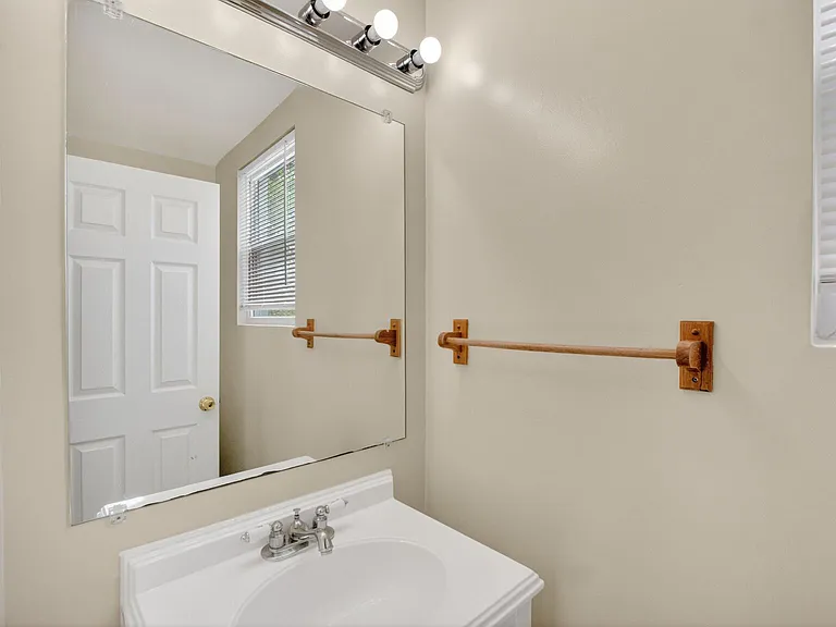 3046 Monroe St NE — Photo 12