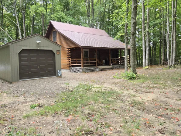 8745 Whispering Pines Dr, Mancelona, MI 49659