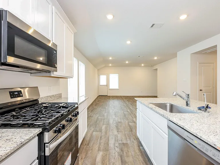 3027 Holland Lakes Dr — Photo 9