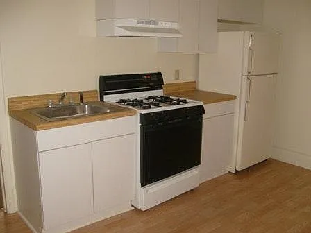 Building Photo - 712 S Burdick St #4