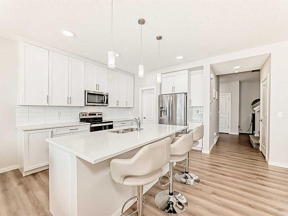 4th image of 464 N Lawthorn Way SE