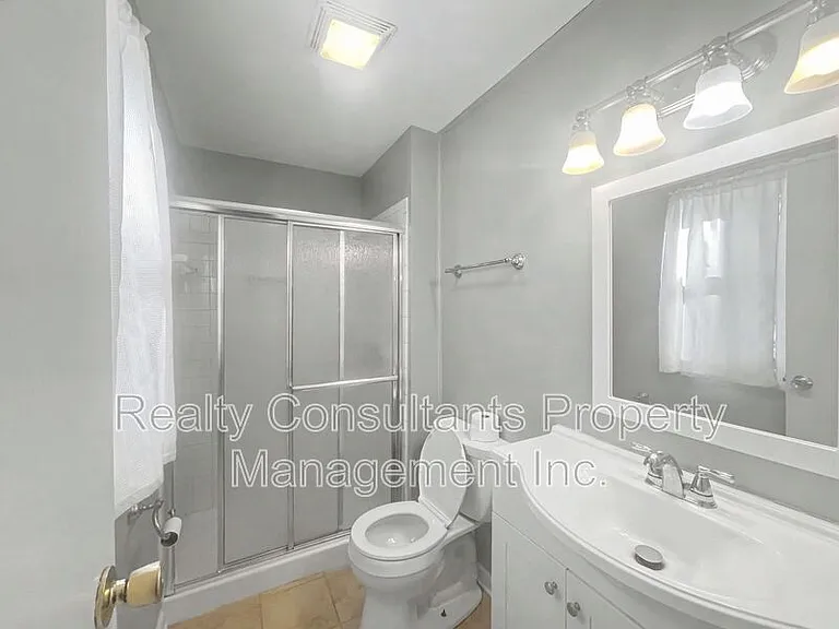 3222 S Elm Eugene St — Photo 15