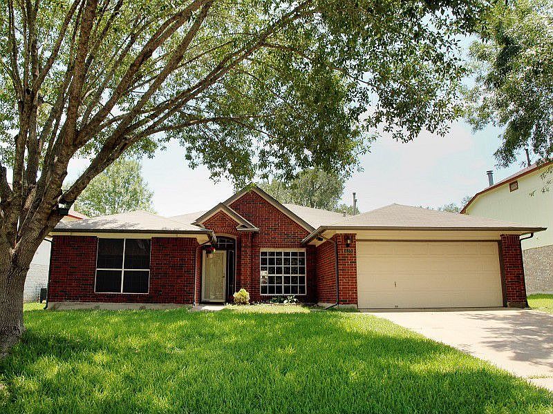 1st image of 629 Kingfisher Creek Dr