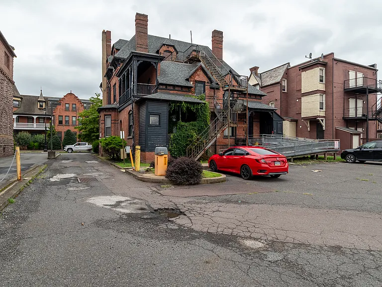 71 W Northampton St #1 — Photo 2