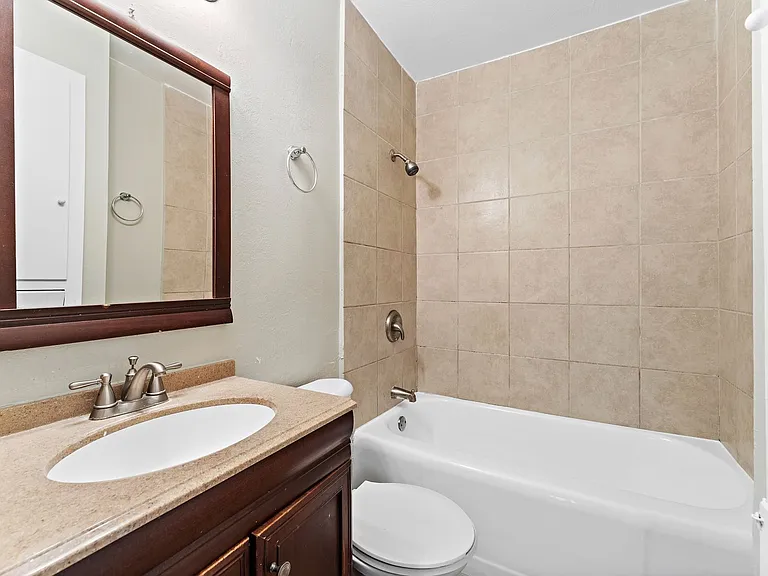 2910 Somerset Ave — Photo 6