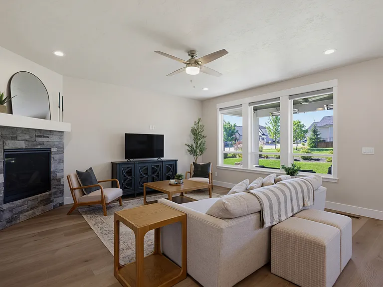 1457 W Tenzing St — Photo 4