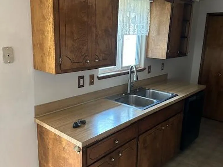 1100 Linn Way #B — Photo 4