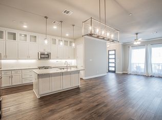 1898 Melinda Ln, Farmers Branch, TX 75234