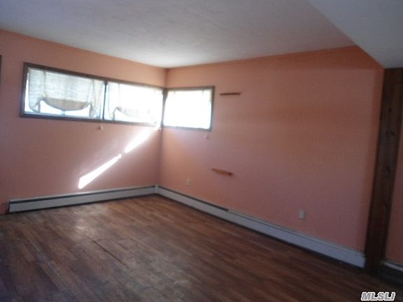 4th image of 27 Cloister Ln