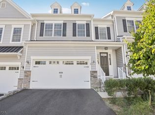 3 Hickory Ct, Cedar Grove, NJ 07009