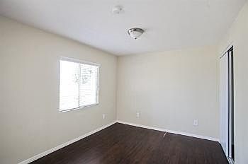 5th image of 626 E 115th St