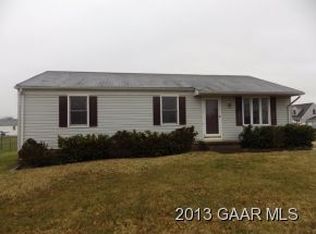 10 Wyer St, Weyers Cave, VA 24486