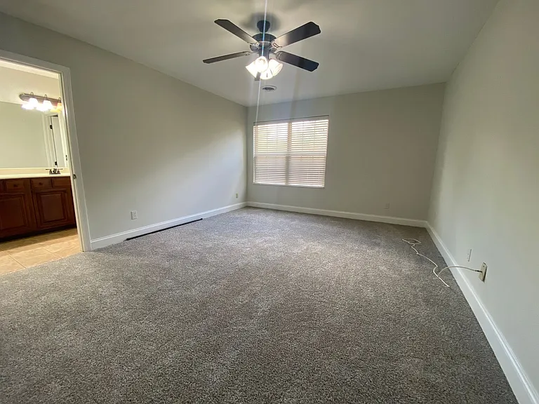 4812 Fountain View Way — Photo 10