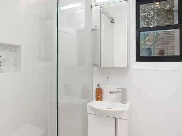 274 7th Street image 28 of 40