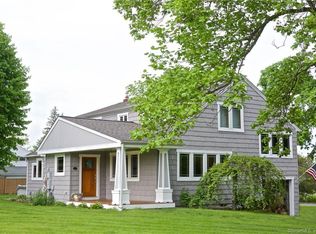 13 Esquire Rd, Norwalk, CT 06851