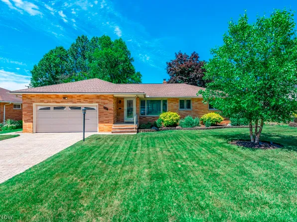 6100 Sequoia Dr, Parma, OH 44134