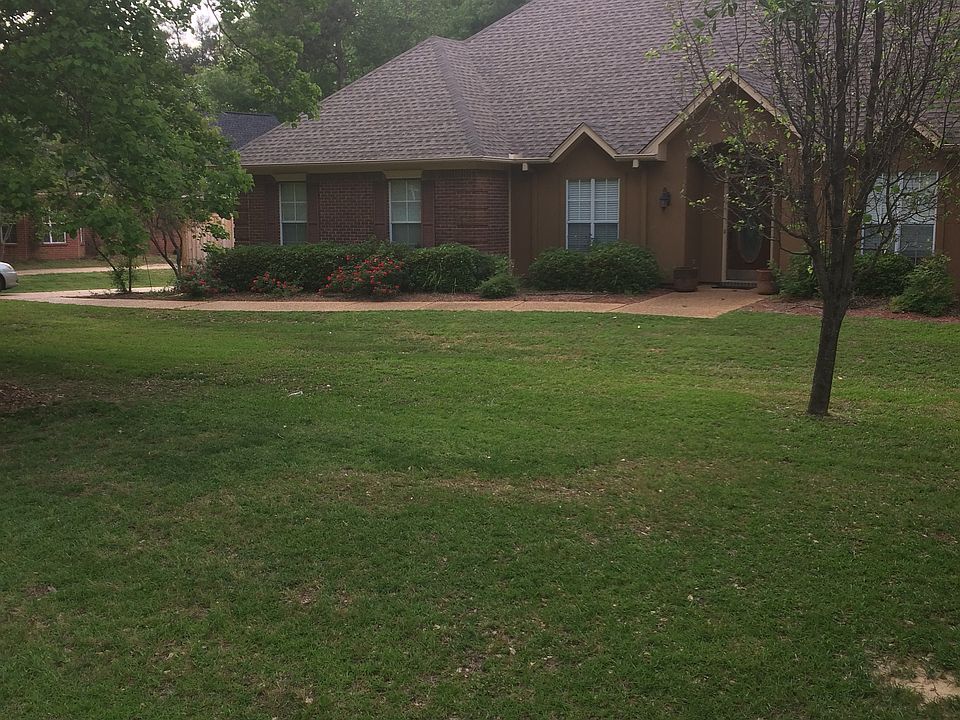 1st image of 147 Bridlewood Dr