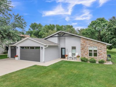 994 S Emerald Hills Dr, Arnolds Park, IA, 51331