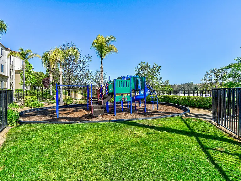 Hilltop at Winchester Creek — Photo 10