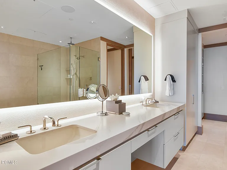 8680 Empire Club Dr — Photo 32