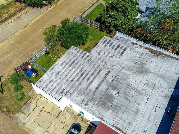 5th image of 905 Broadway Blvd