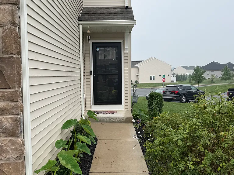 1633 Haralson Dr — Photo 3