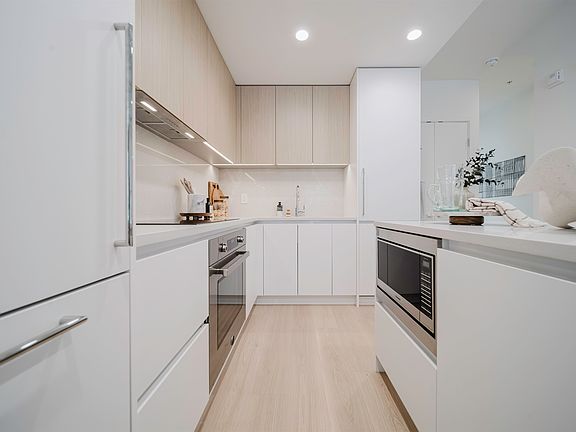 5th image of 595 Kemsley Ave #307