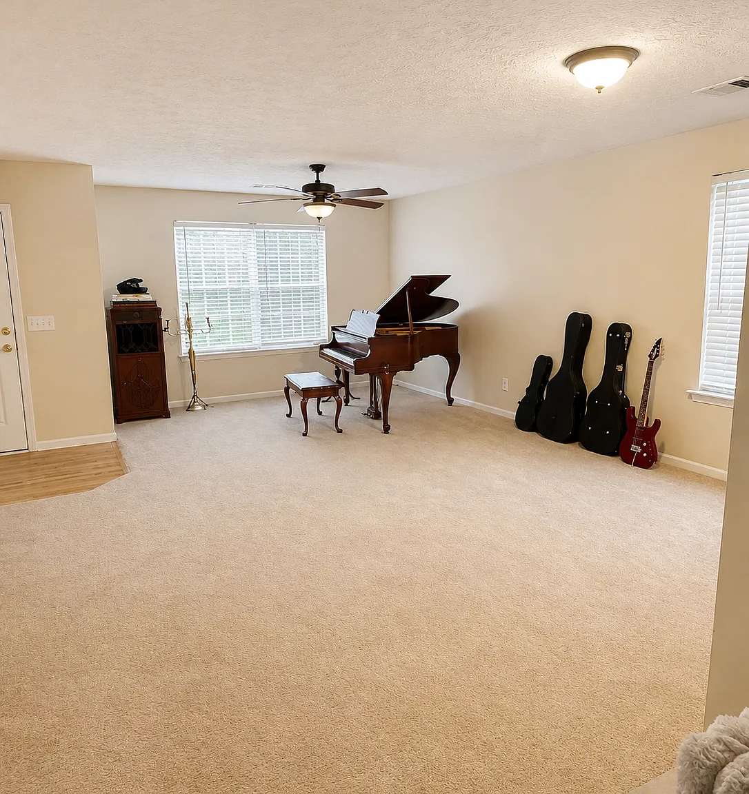 3 bed, 2.5 bath, 2540 sqft, $2,300 — Photo 2