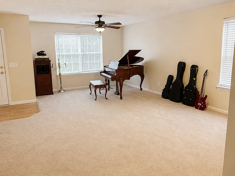 309 Westminster Dr — Photo 2