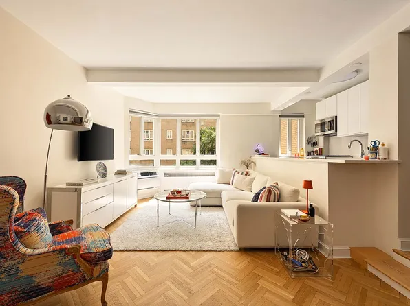 333 W 57th St APT 3H, New York, NY 10019