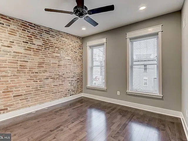3426 Dillon St — Photo 8