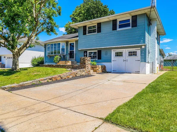 14 Duncan Dr, Hamilton, NJ 08690