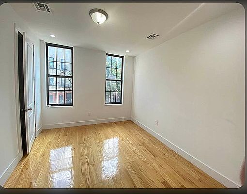 4th image of 1423 De Kalb Ave #1GR