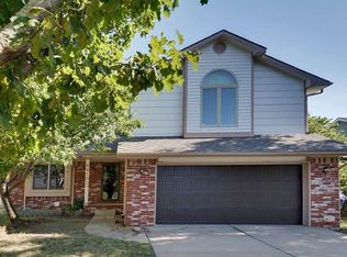 4419 N Edgemoor Ct, Wichita, KS 67220