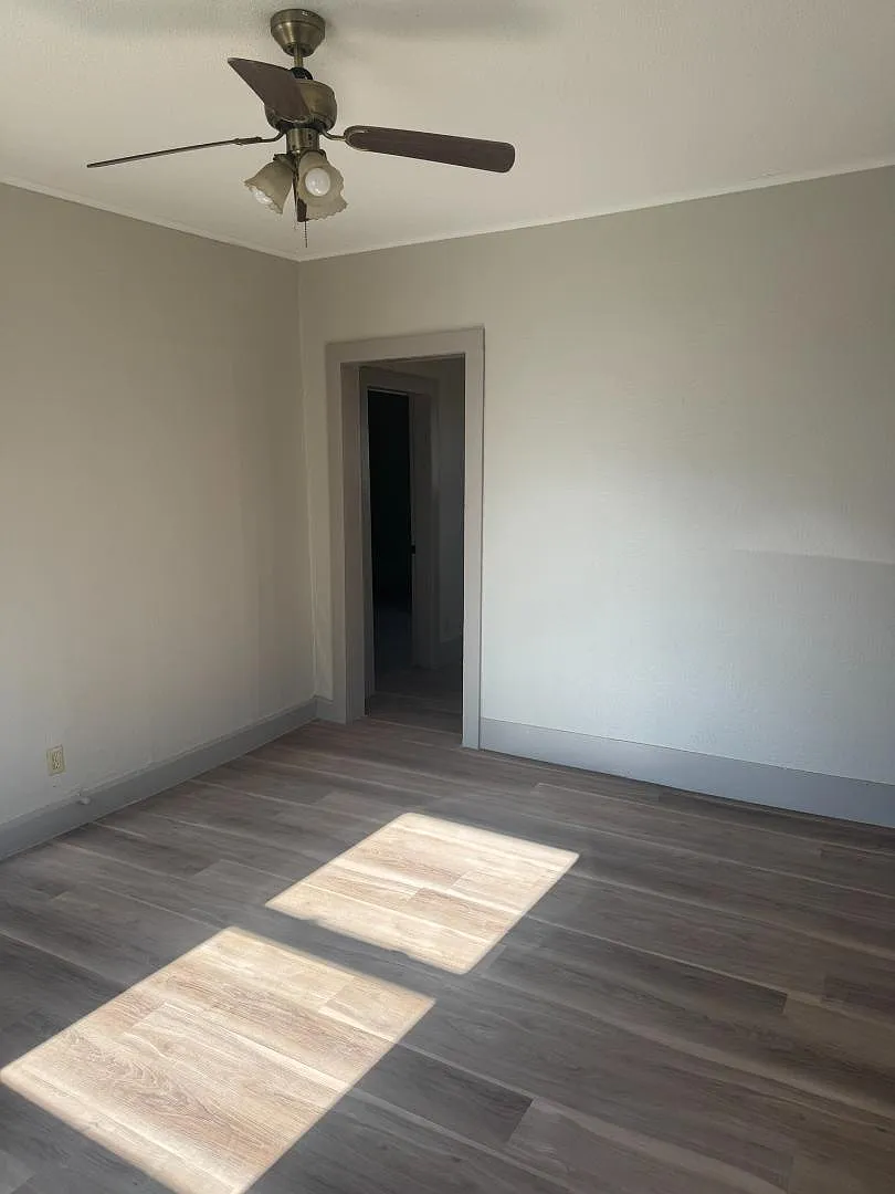 1 bed, 384 sqft, $450 — Photo 2