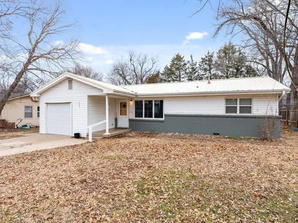 324 Warren Rd, El Dorado, KS 67042