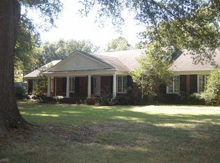 1717 Laura Ln, Dyersburg, TN 38024
