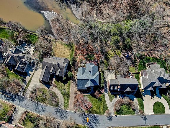 4th image of 3005 Starmount Farms Dr