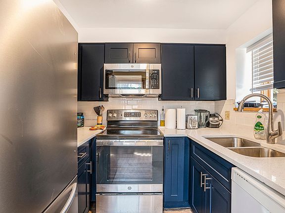 5th image of 769 University Ave #1529