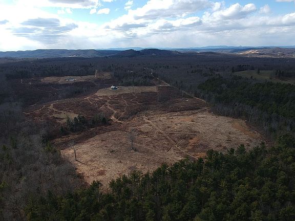 3rd image of 330 Wilderness Ln