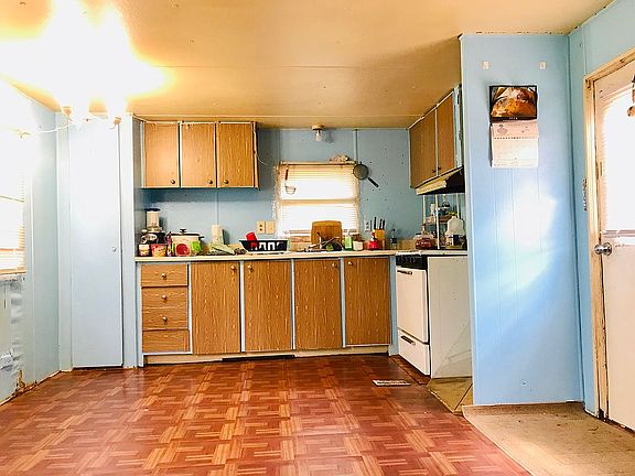 2nd image of 120 Plaza Ct