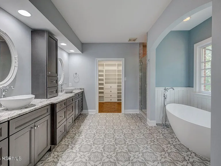 140 River Woods Dr — Photo 21