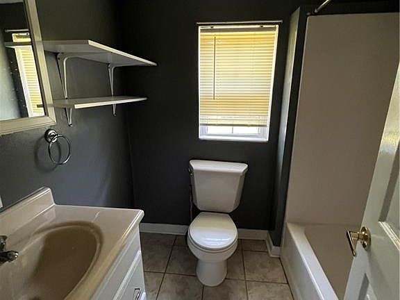 4th image of 3411 W Norfolk Rd