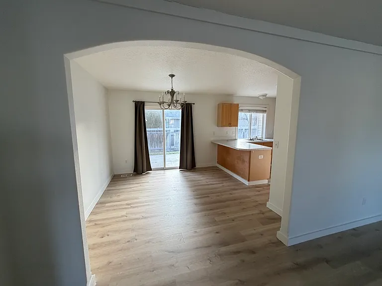 1122 S Ada St — Photo 8
