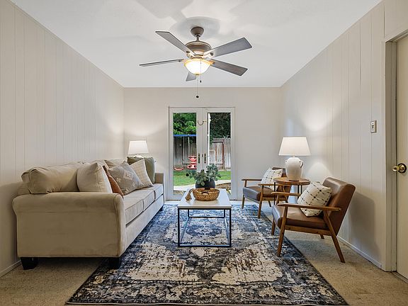 4th image of 2404 E Howard Avenue