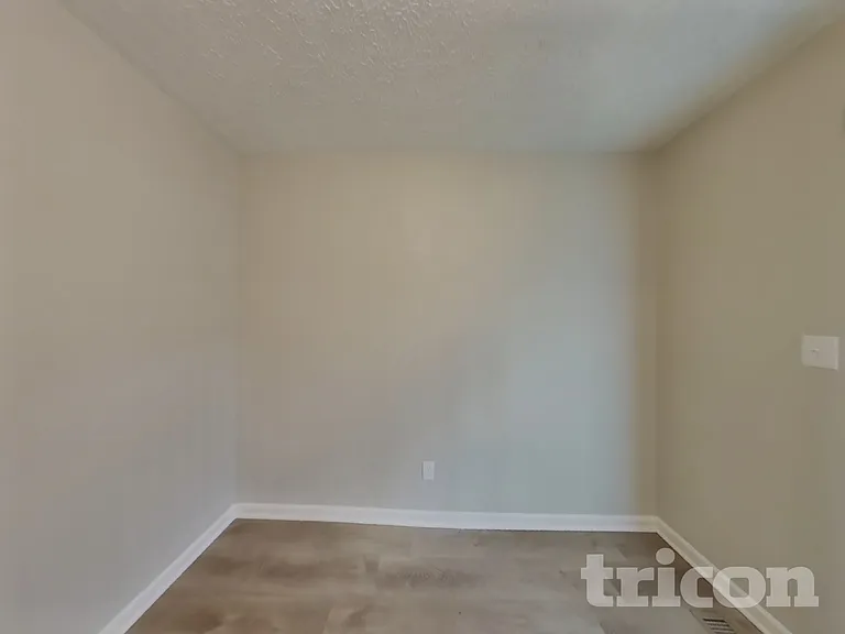 6907 Tartan Ct — Photo 3