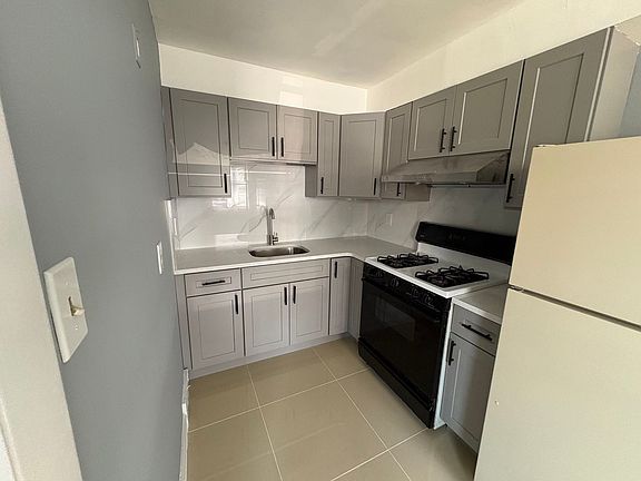 5th image of 7010 Kindred St